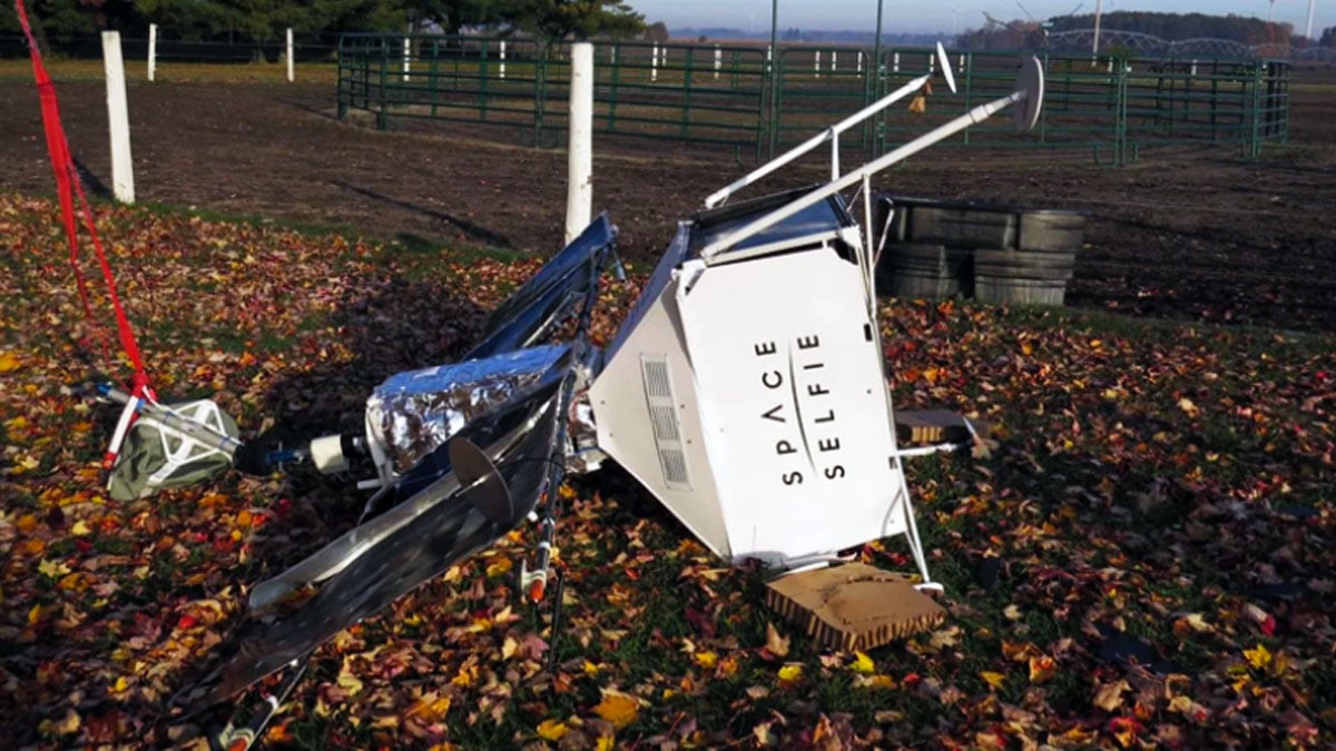 Samsung'un uzaya fırlattığı cihaz evin bahçesine düştü