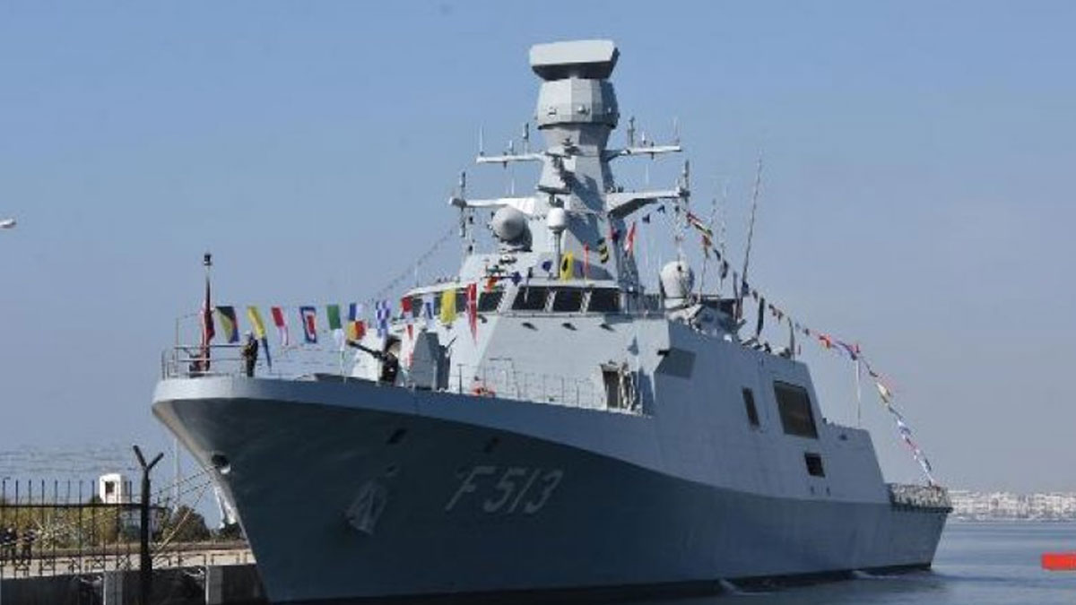 Milli savaş gemileri, İzmir'de ziyarete açıldı