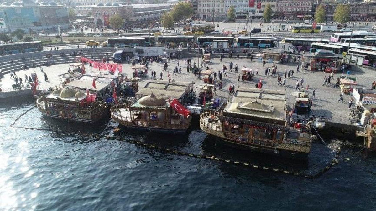 Tahliye kararı kaldırıldı: Eminönü'ndeki tekneler kalacak
