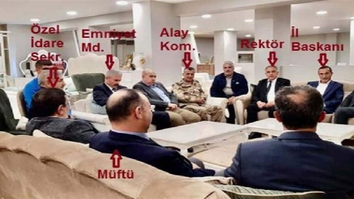Hepsi AKP'li il başkanının dükkanında buluştu