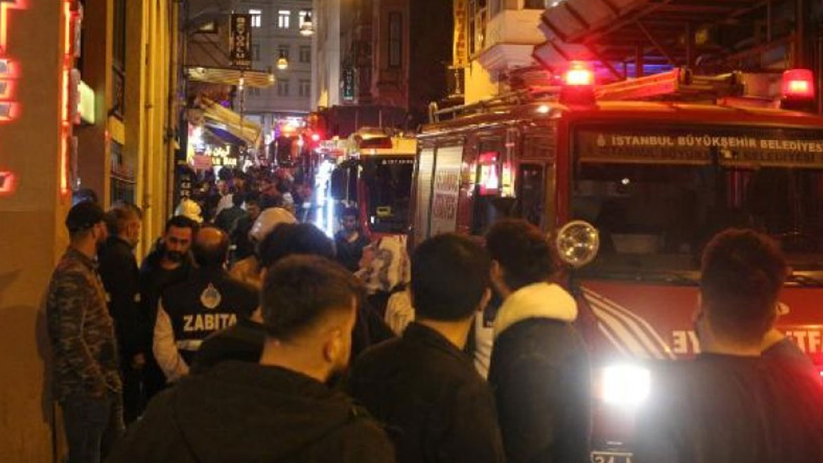 Taksim'de otel yangını