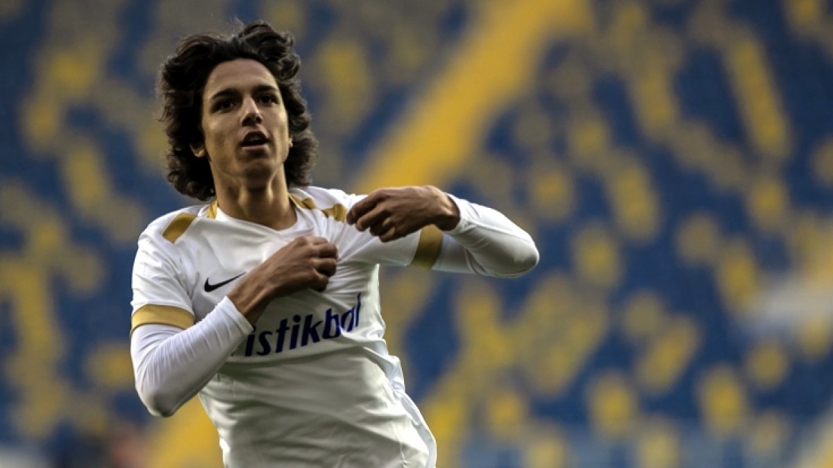 Tarihe geçti: 15 yaşındaki Emre Demir Süper Lig'in en genç golcüsü oldu
