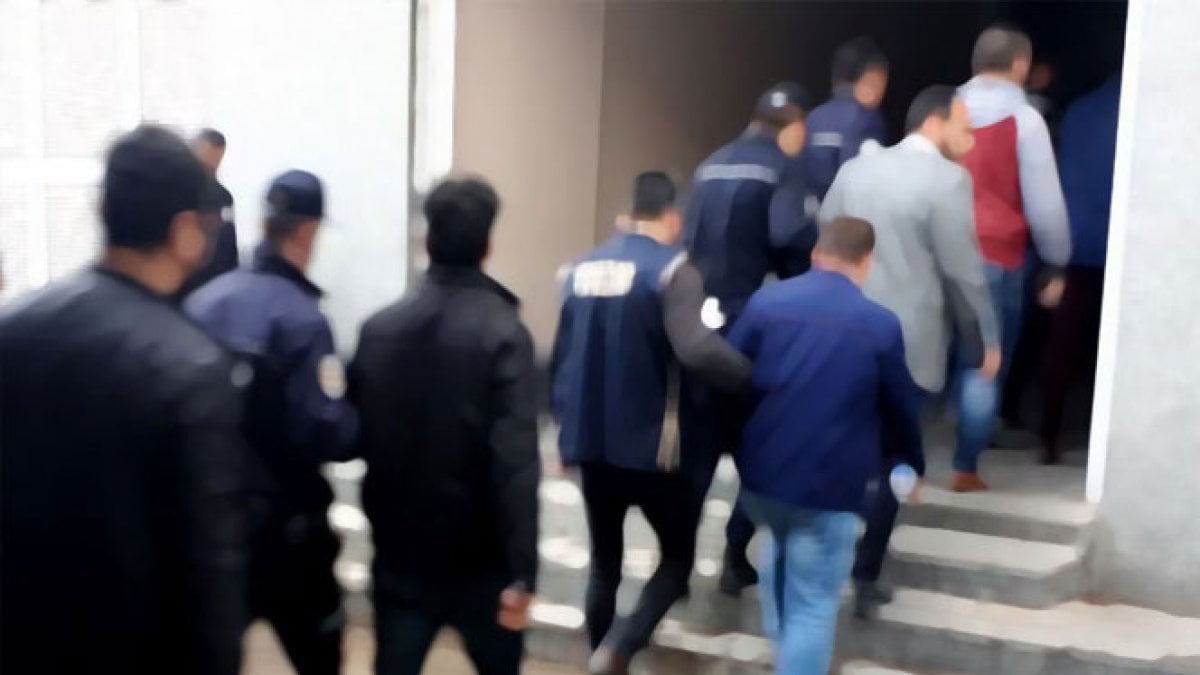 Ankara'da FETÖ operasyonu : 11 gözaltı