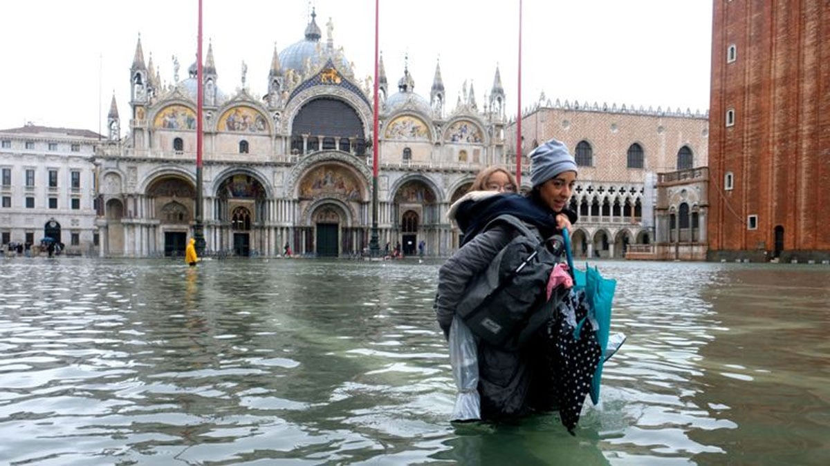 Venedik'te su baskını: Kentin yüzde 80'i su altında kaldı