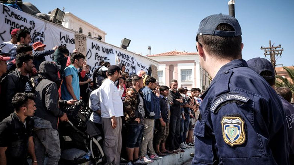 Yunanistan'da polis mültecilere saldırdı