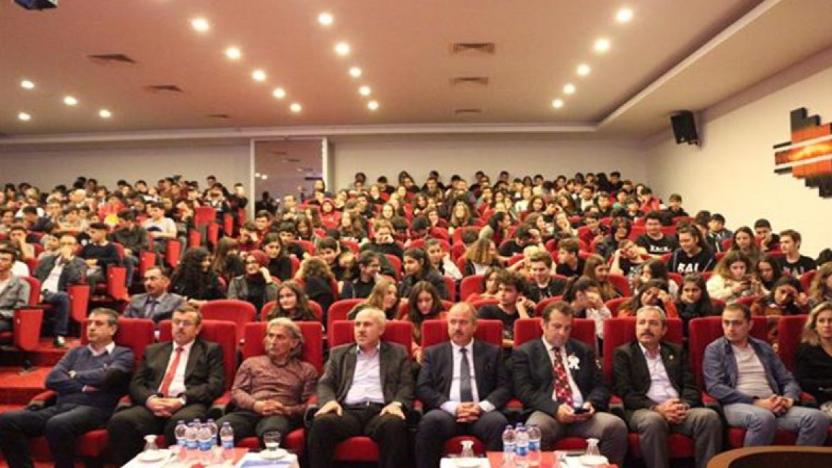 Öğrenciler “pilav yemeye” gidecekleri söylenerek dini etkinliğe götürüldüler