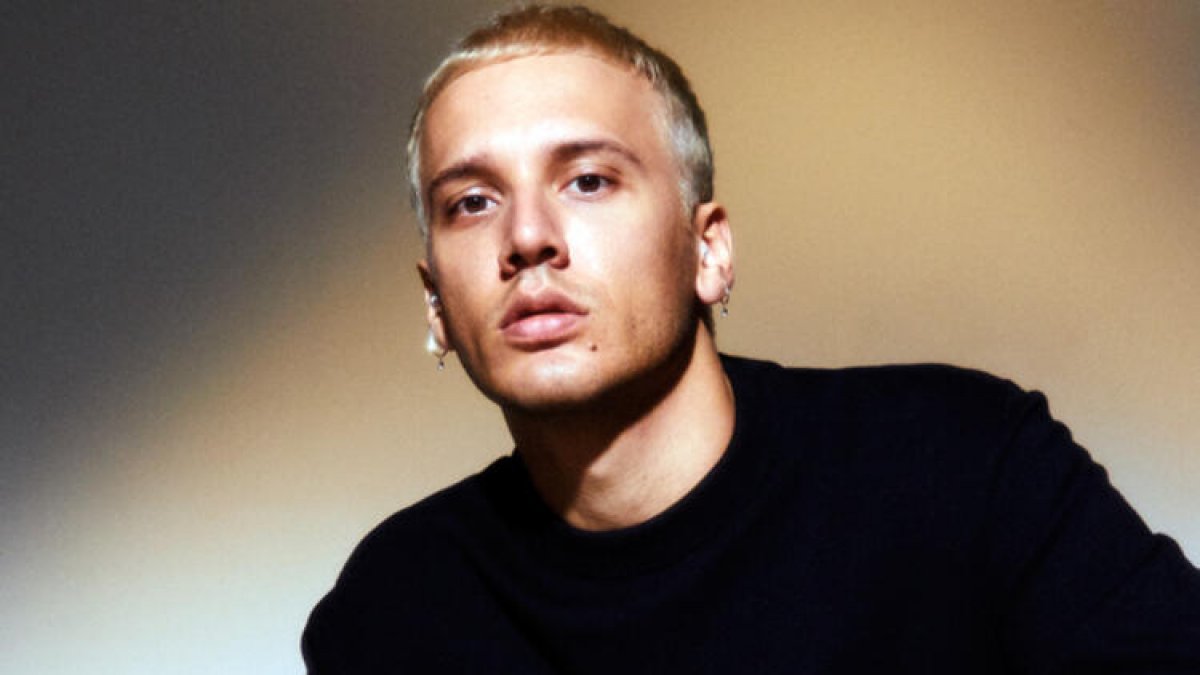 Ünlü şarkıcıdan tazminat davası!