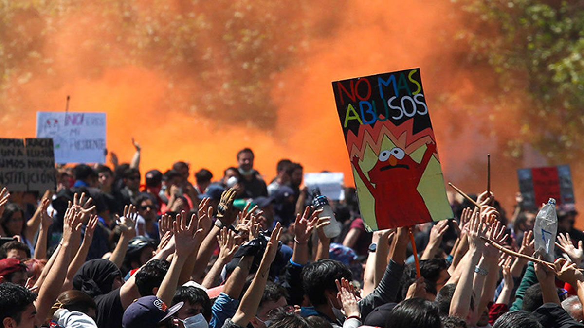 Şili’de eylemciler anayasa uzlaşmasını reddetti