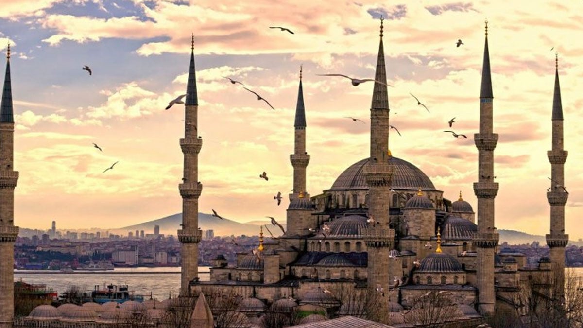 İstanbul Müftülüğü, ezan saatini değiştirdi