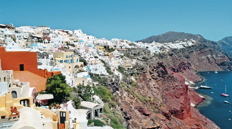 Santorini halkı turist sayısına sınırlama istiyor