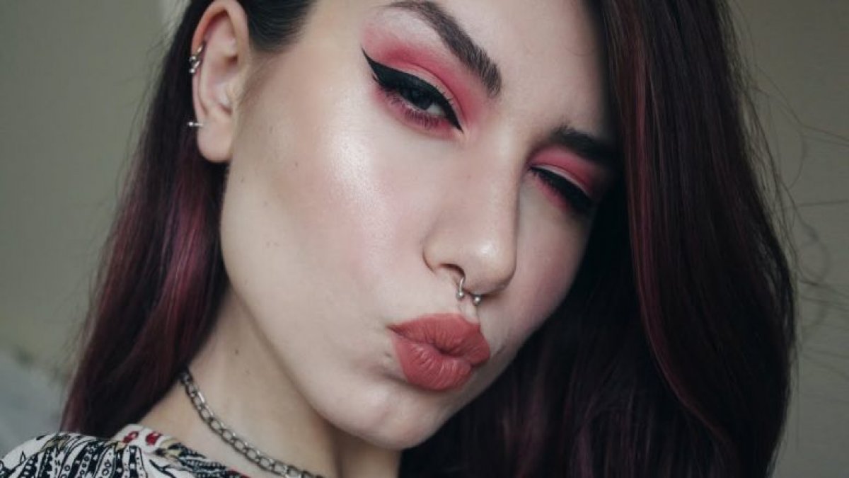 Ünlü fenomen gözyaşları içinde anlattı: Tehdit ediliyoruz