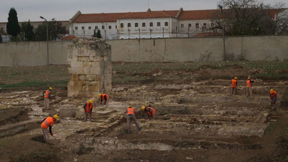 Edirne'de kayıp camiyi mahkumlar ortaya çıkardı
