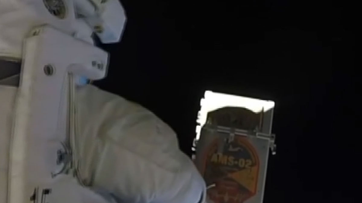 Uzaya çöp atan astronot böyle görüntülendi