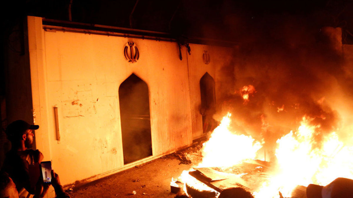Irak'ta İran'ın Necef Konsolosluğu bu hafta 2. kez yakıldı