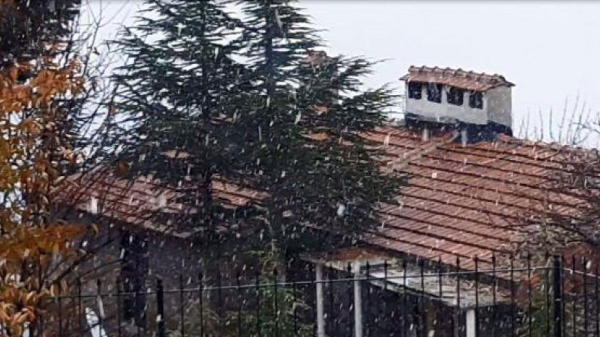 Antalya'ya mevsimin ilk karı yağdı