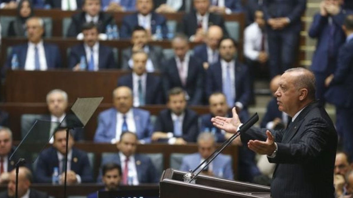 AKP onayladı, AKP Genel Başkanı veto etti, AKP'liler sevindi, AKP'liler eleştirdi