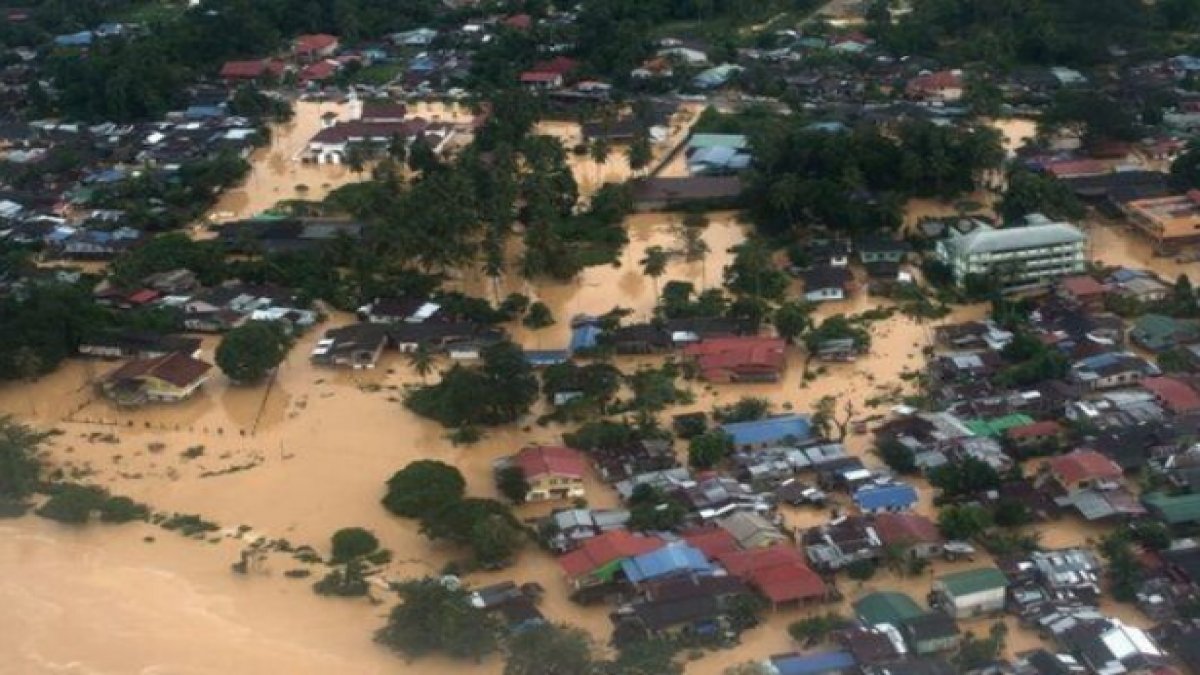 Malezya'da sel: 16 bin kişi tahliye edildi