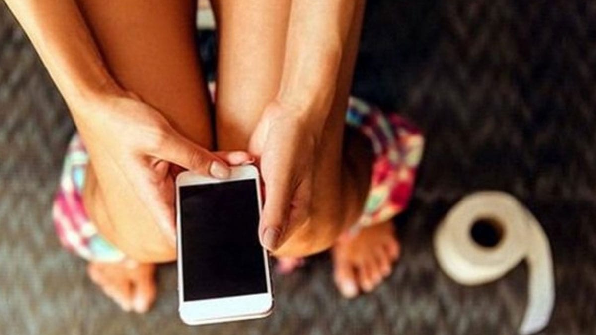 Tuvalete telefonla girenler dikkat: Makat hastalıklarına sebebiyet veriyor