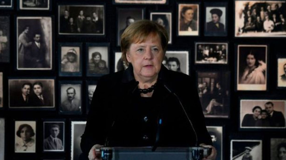 Merkel ilk kez Nazilerin ölüm kampını ziyaret etti: Sorumluluk ulusal kimliğimizin parçasıdır