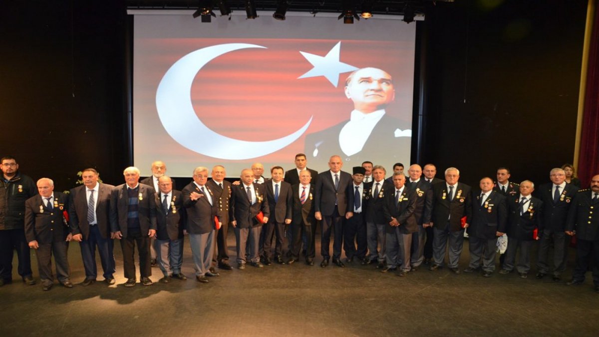 Muğla'da tepki çeken tören: Atatürk, Bülent Ecevit anılmadı