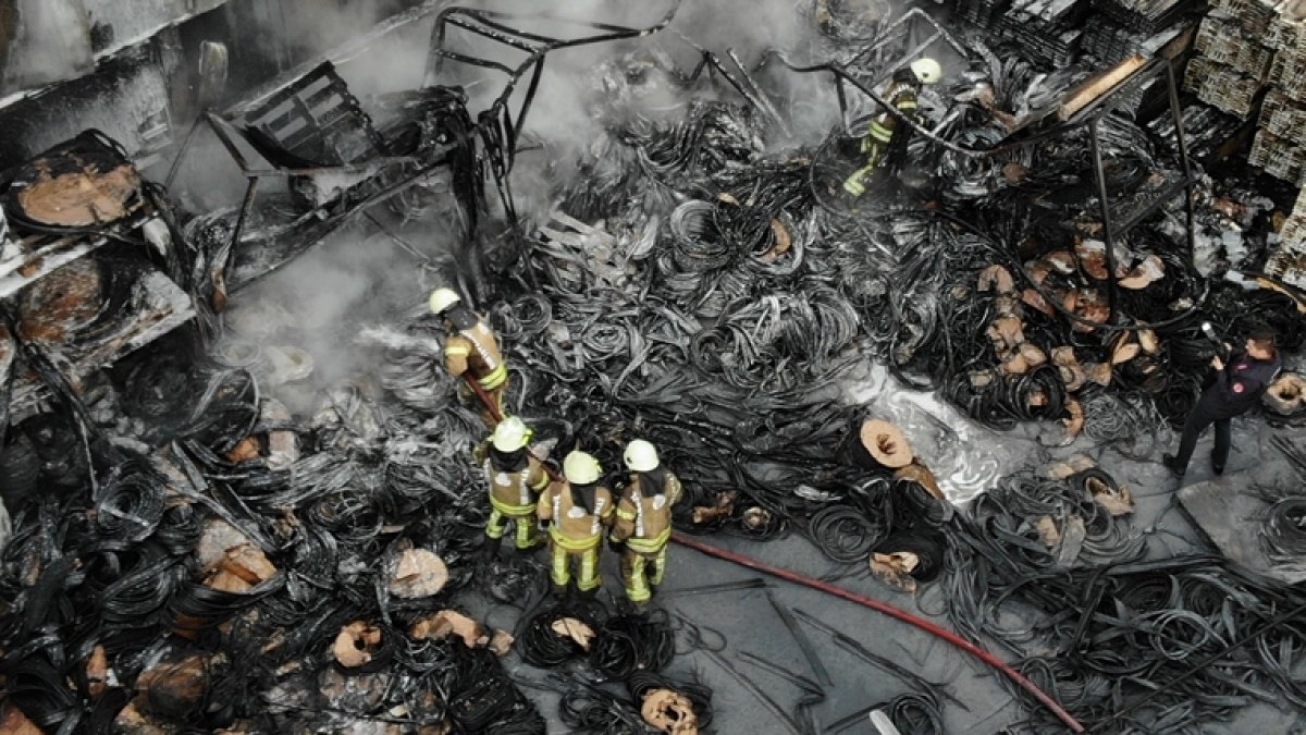 Çatalca’da fabrika yangını panik yarattı