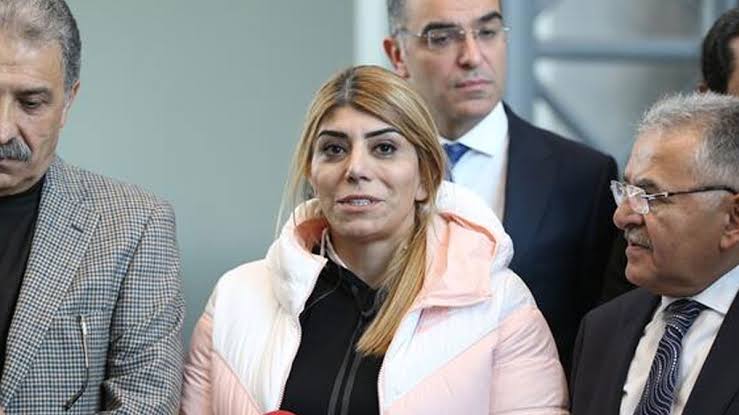 Kayserispor'da Berna Gözbaşı yeniden başkanlığa seçildi