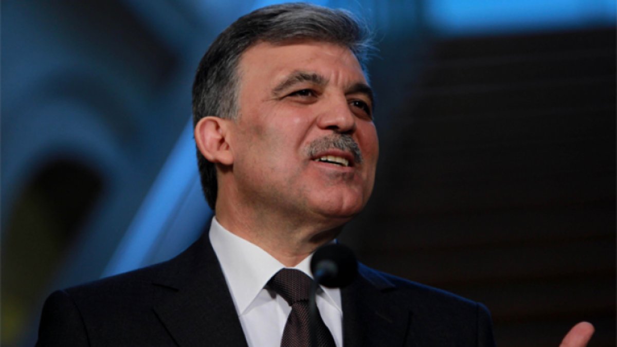 Abdullah Gül'den demokrasi yorumu: Güçlü parti, güçlü lider gölgesinde kalmamalı
