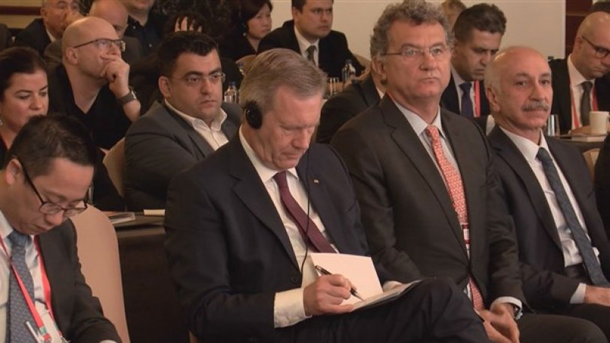 TÜSİAD konferasında çeviri krizi: Eski Almanya Cumhurbaşkanı Wulff kürsüyü terk etti