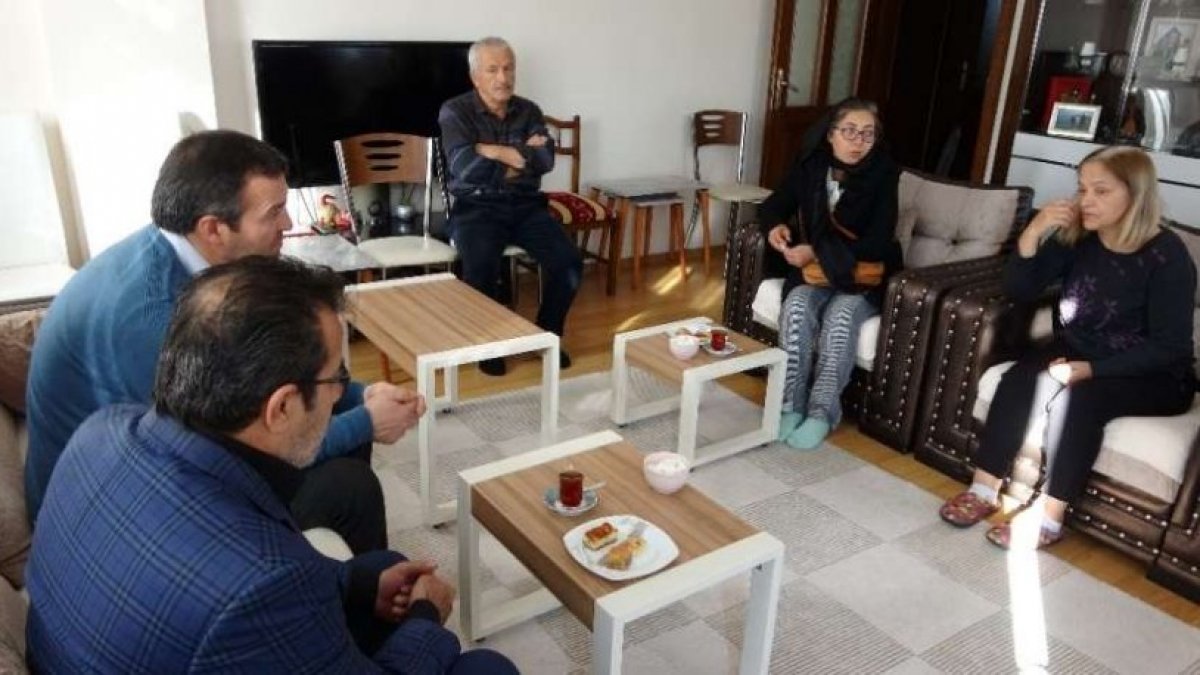 Özgecan Aslan'ın ailesinden, Ceren Özdemir'in ailesine taziye ziyareti