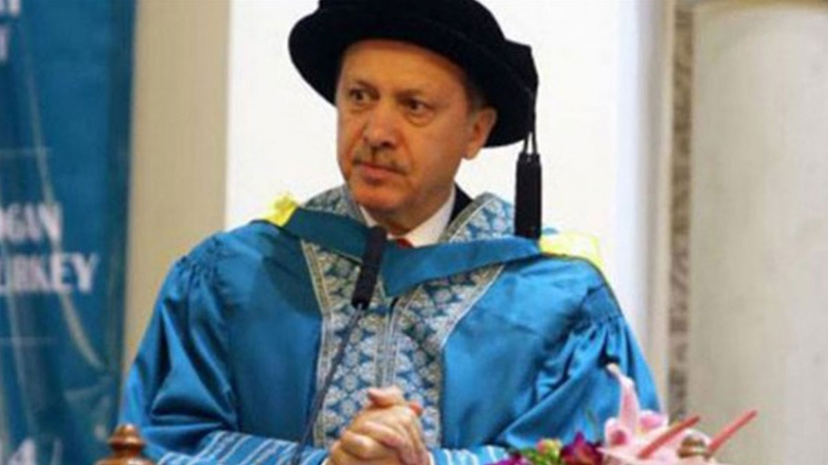 Gelecek Partisi'nin en genç kurucusundan Erdoğan'a 'diploma' göndermesi