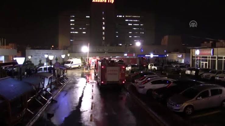 Ankara Üniversitesi İbni Sina Hastanesi'nde yangın