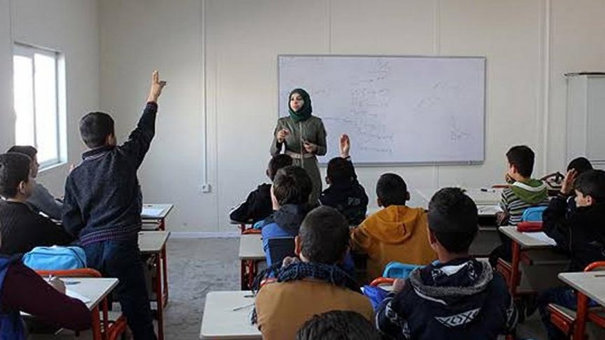 830 Suriyeli öğretmen atandı! Bakan Selçuk: Milli bütçeden atamıyoruz
