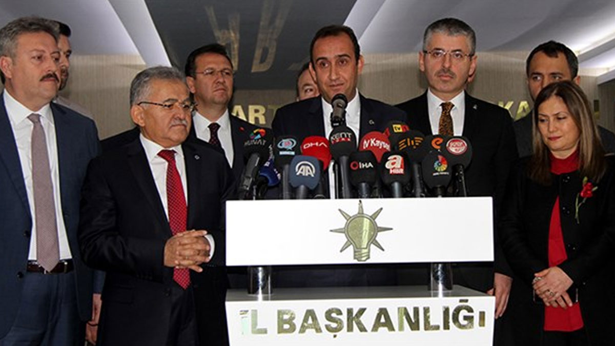 İYİ Partili belediye başkanı AKP'ye geçti