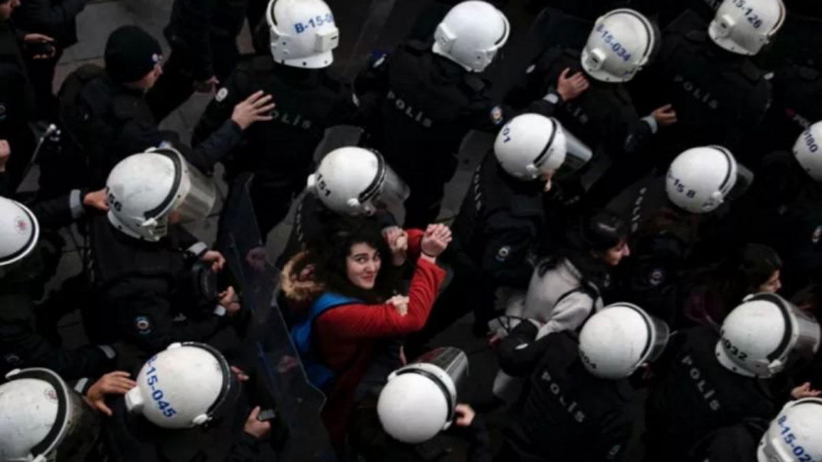 CHP'den 'Kadının İnsan Hakları' raporu