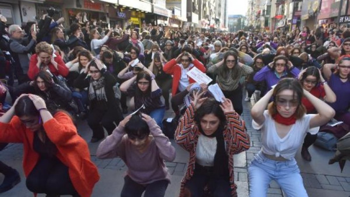 İzmir'deki Las Tesis gösterisinde gözaltına alınan kadınlar hakkında yeni gelişme