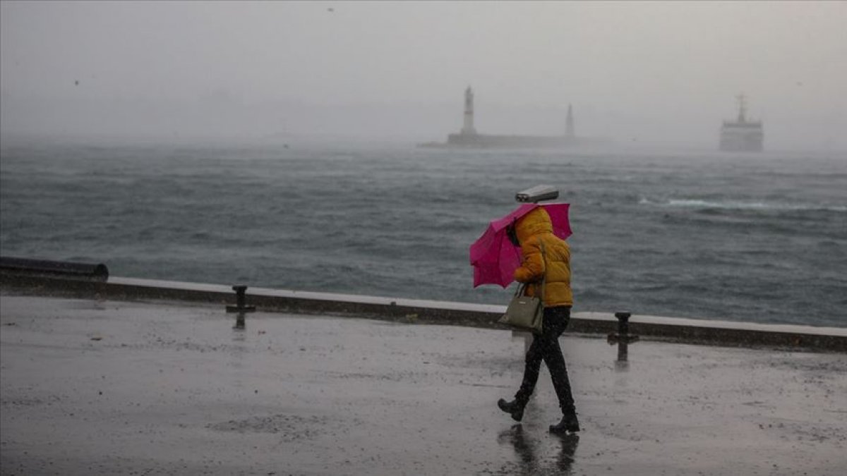 Meteorolojiden fırtına ve yağış uyarısı: İstanbul'da vapur seferleri iptal edildi