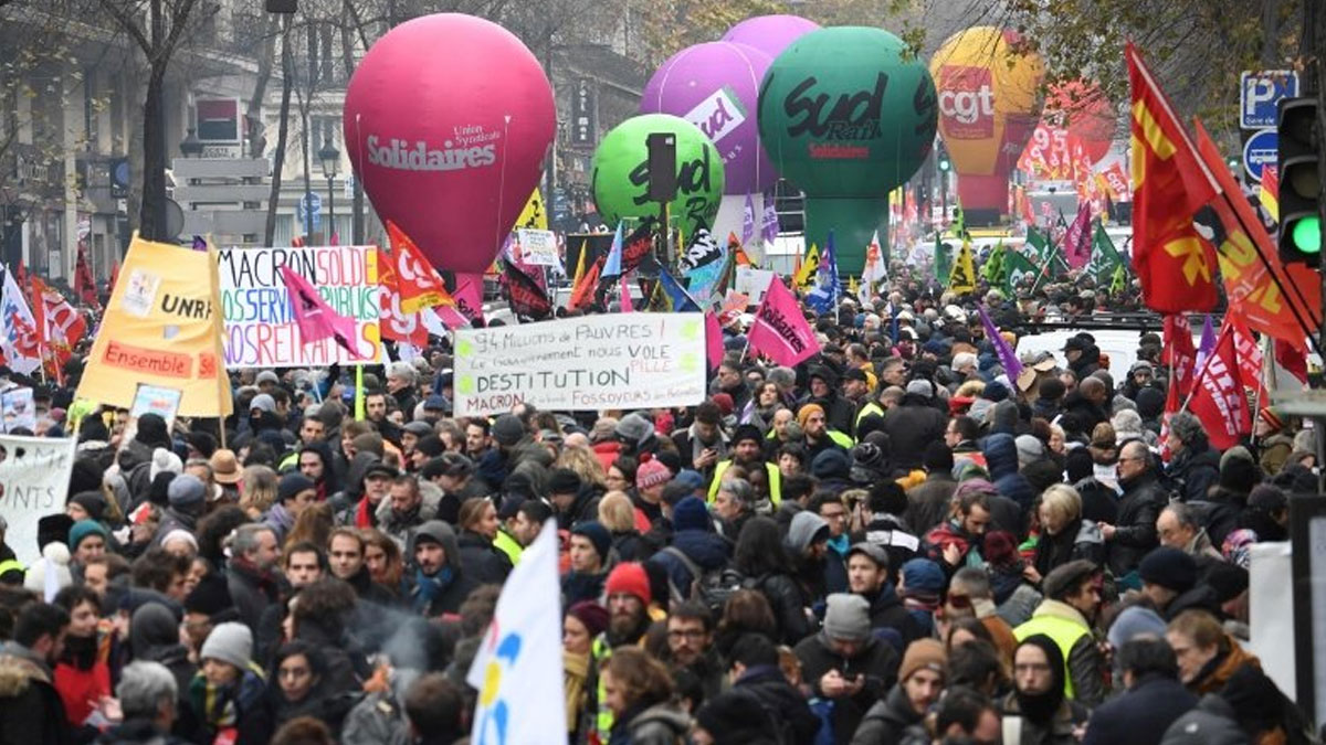 Fransa'da genel grev 20'nci gününde: Demir yolu şirketi 400 milyon euro zararda