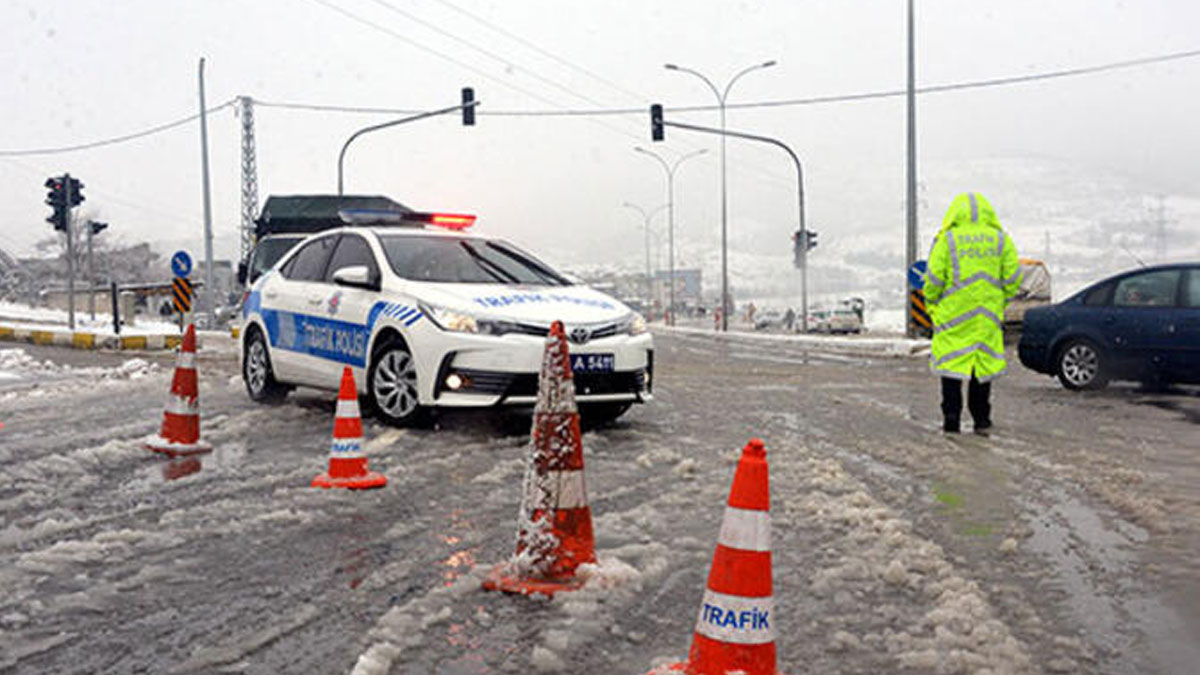 Kar nedeniyle Kahramanmaraş-Kayseri kara yolu ulaşıma kapandı
