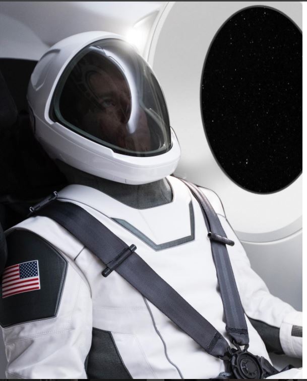 Elon Musk SpaceX uzay elbisesinin fotoğrafını yayınladı