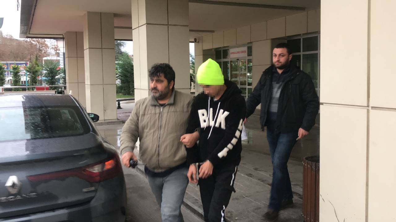 Tuvalette kapı altından kadını görüntülemeye çalışan kişi, gözaltına alındı