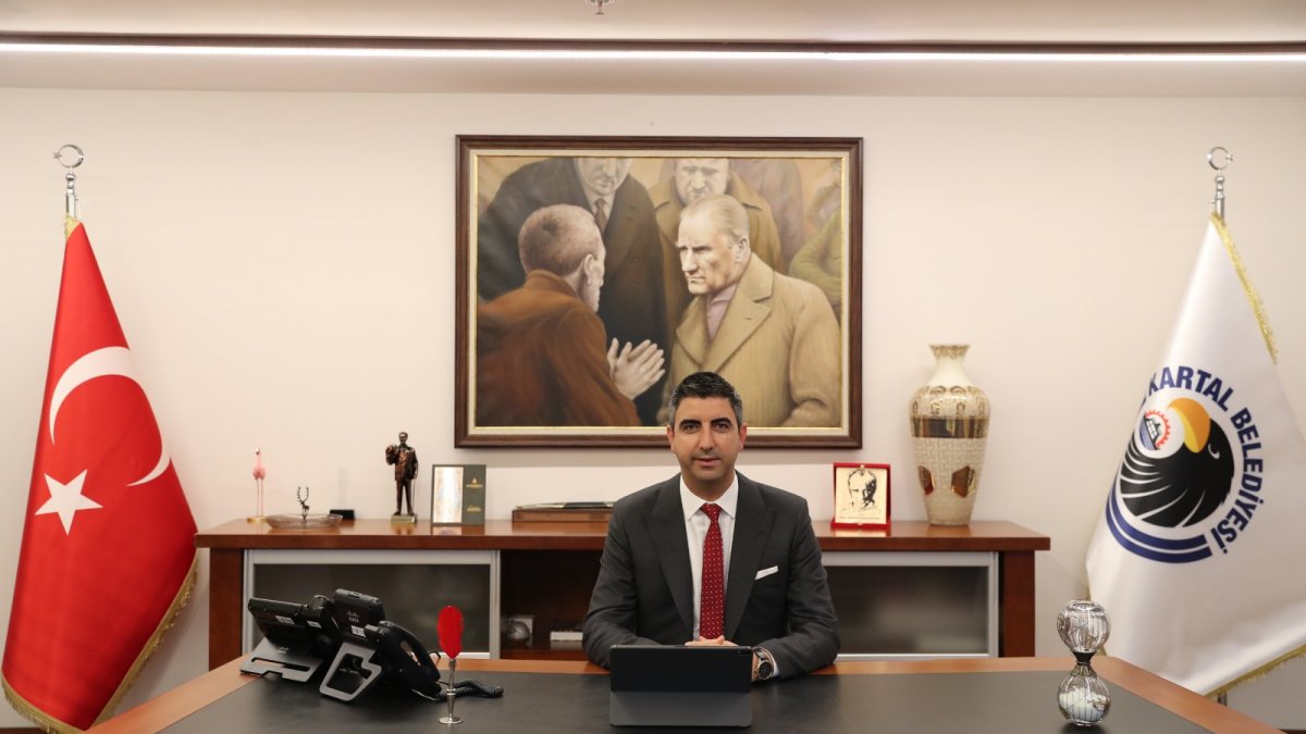 Kartal Belediye Başkanı Gökhan Yüksel zafer tablosunda