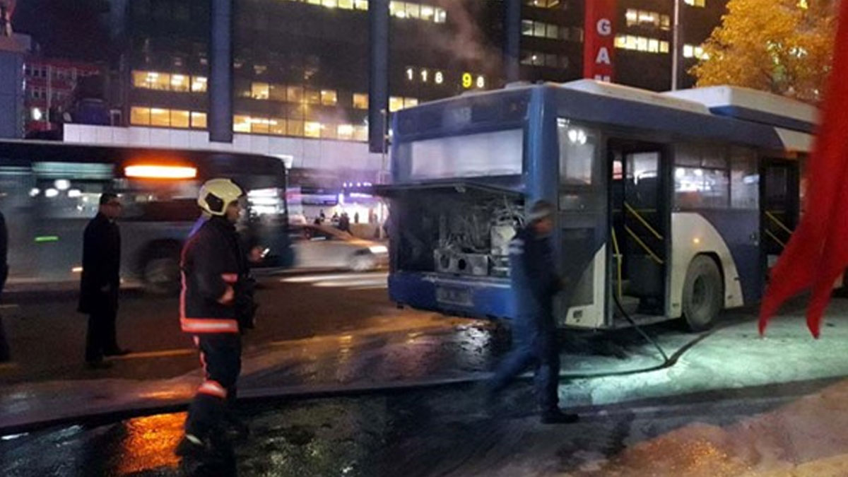 Ankara'da yolcuların bulunduğu otobüs alev aldı