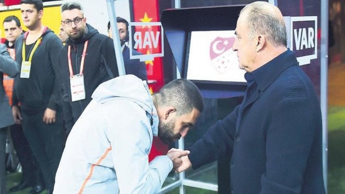 Fatih Terim'den Arda Turan itirafı: Futbolu Galatasaray'da bırakmalı