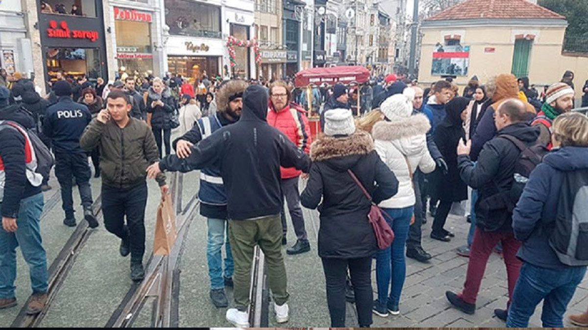 Yılbaşı kutlamaları öncesi Taksim'de yoğun güvenlik önlemi alındı
