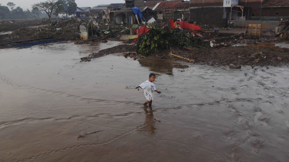 Endonezya'da sel: 9 kişi hayatını kaybetti