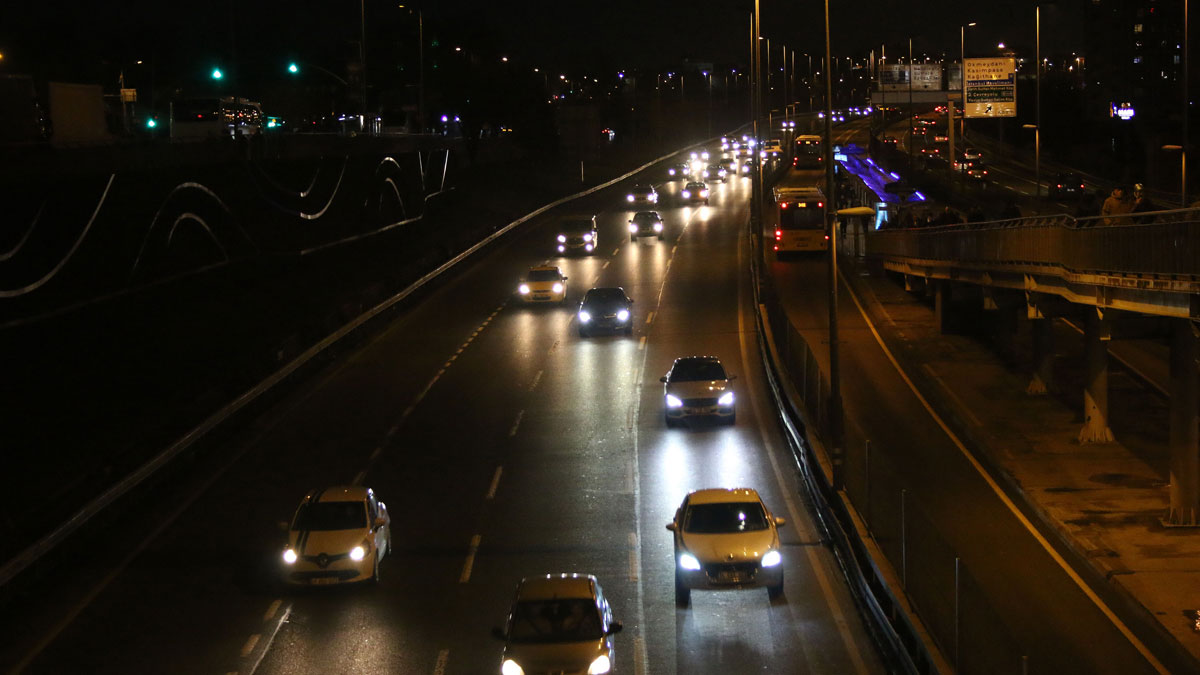 İstanbul'da 2020'nin ilk akşamı yollar boş kaldı