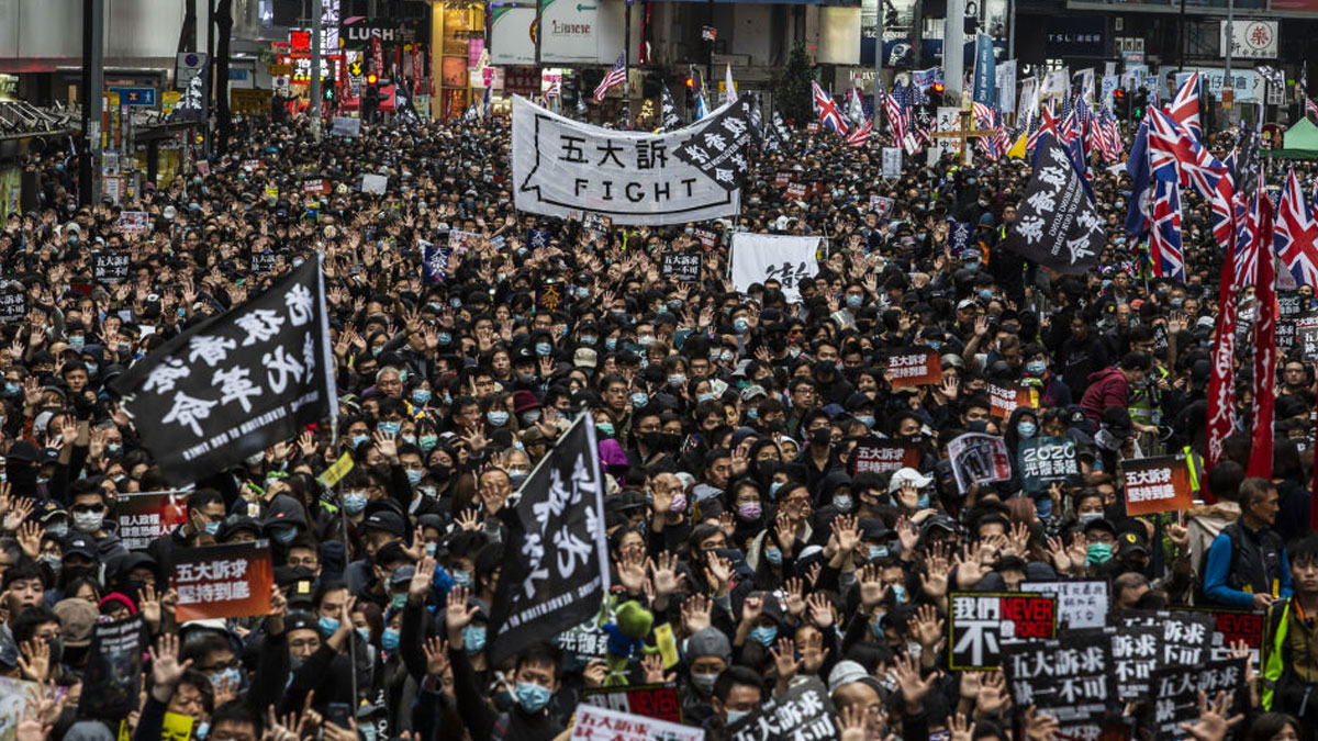 Hong Kong'da 2020'nin ilk gösterilerine yoğun katılım