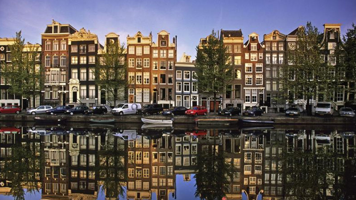 Amsterdam’da turistlere ek vergi