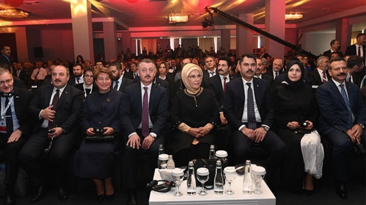 AKP'li belediye iki milyonluk sempozyum düzenledi