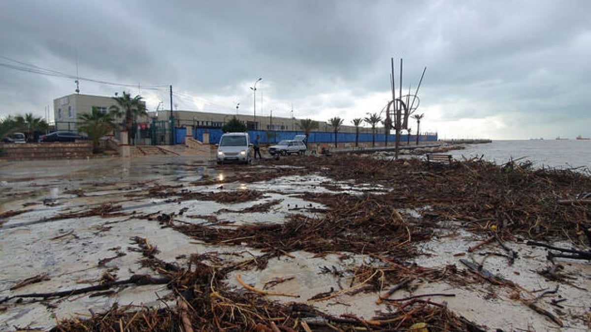 Mersin'de kuvvetli yağış sonucu ölü sayısı ikiye yükseldi